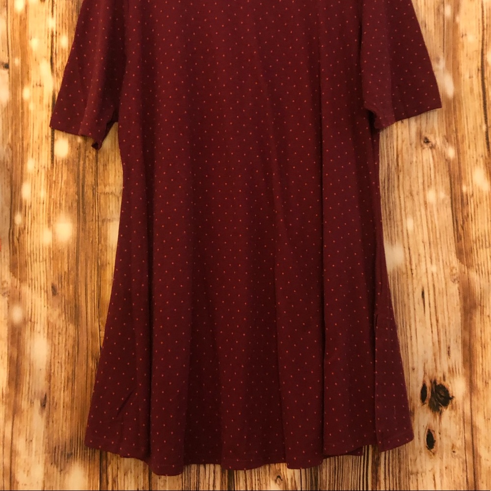 LuLaRoe Wine and Pink Polkadot Perfect Tee size L